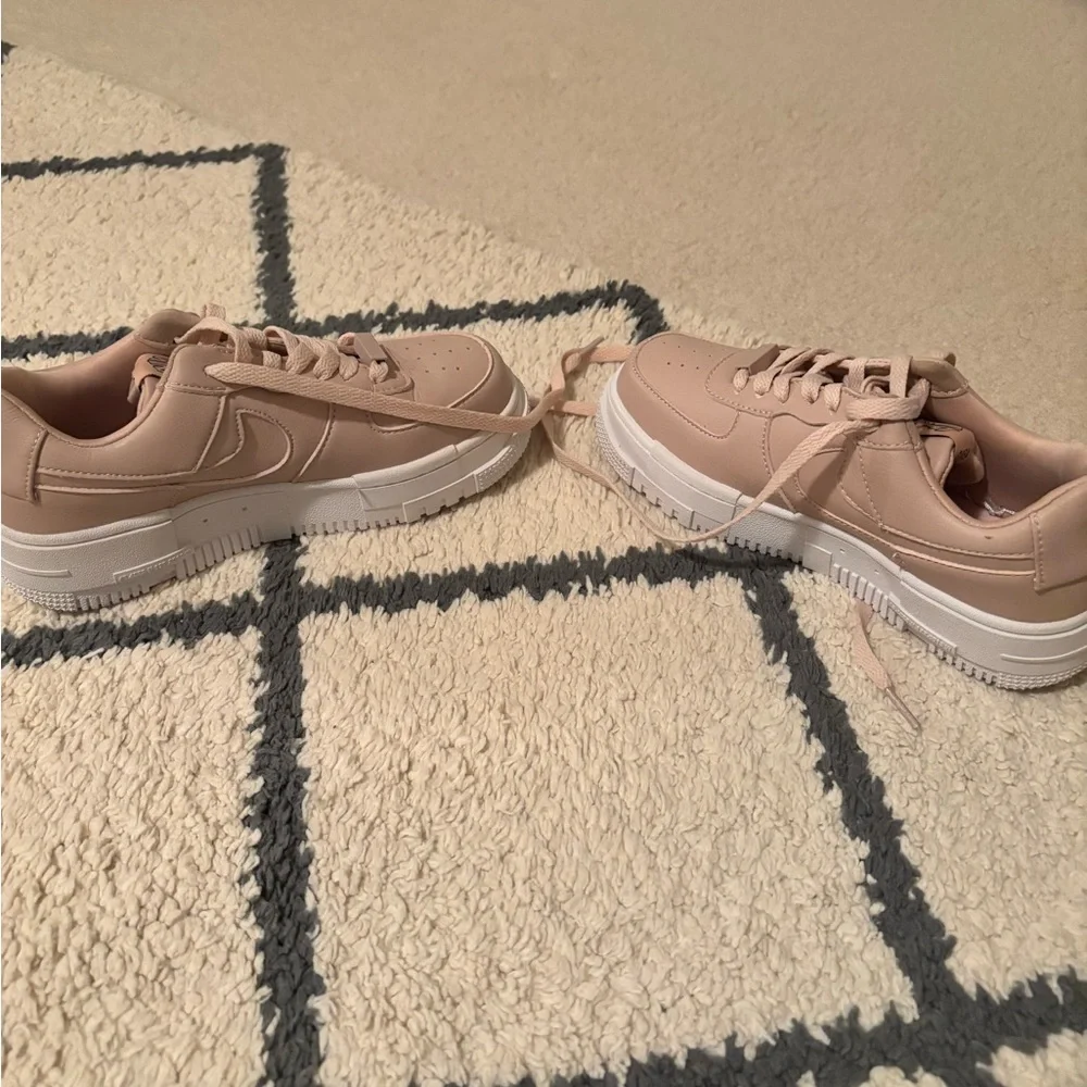 Nike Air Force 1 Pixel 🌸 - Picture 5 of 8